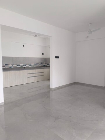 Room in 3 BHK Apartment at Unique Youtopia, Kharadi – for Rent