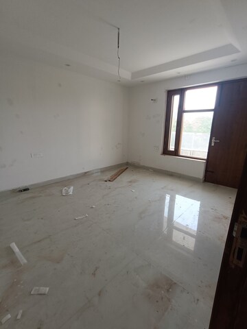 Room in 4 BHK Villa at Dwarka Complex, Sector 16 – for Sale