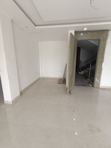 Room in 4 BHK Villa at Dwarka Complex, Sector 16 – for Sale