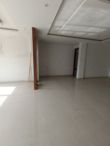 Room in 4 BHK Villa at Dwarka Complex, Sector 16 – for Sale
