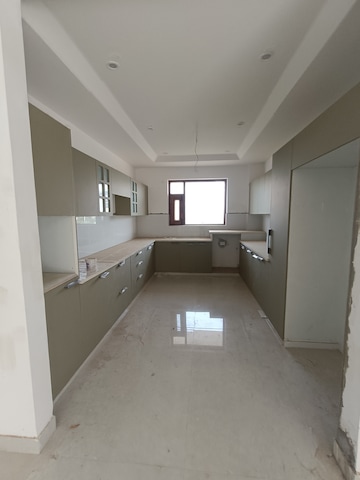 Kitchen in 4 BHK Villa at Dwarka Complex, Sector 16 – for Sale