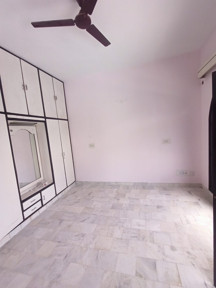 Room, sector 12 panchkula 3 Bedroom 2000 Sq.Ft. Independent House In Sector 12 Panchkula Panchkula 9186083