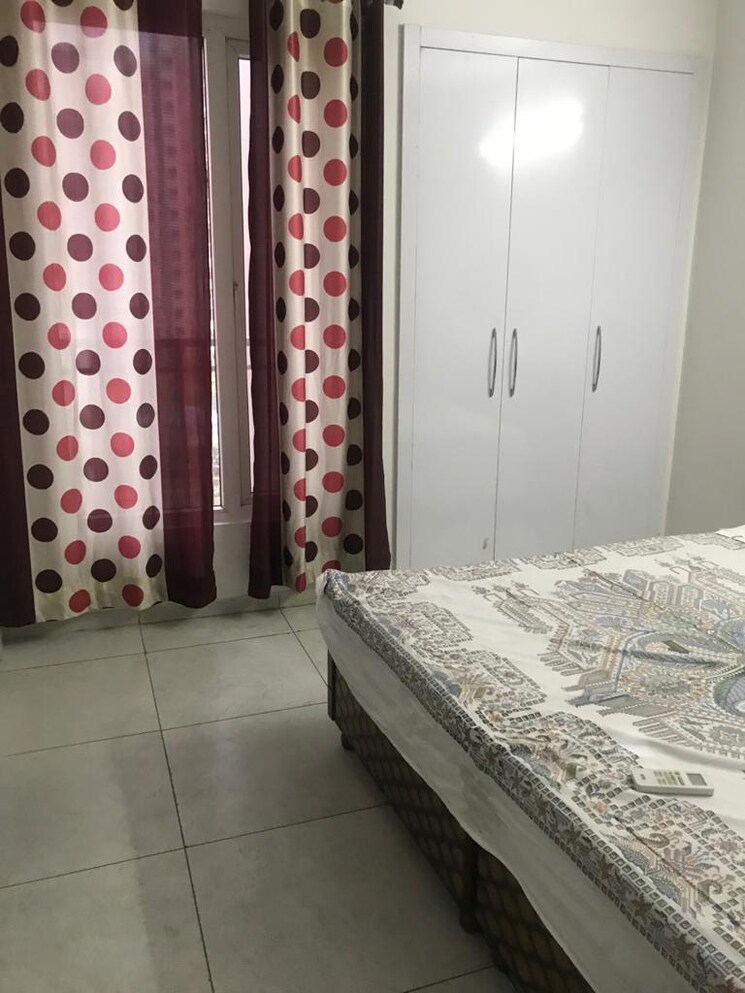 Bedroom, motiaz-royal-citi 3 Bedroom 1814 Sq.Ft. Apartment In Ambala Highway Zirakpur 9186106