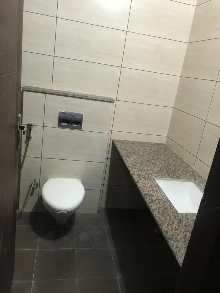 Bathroom, motiaz-royal-citi 3 Bedroom 1814 Sq.Ft. Apartment In Ambala Highway Zirakpur 9186106