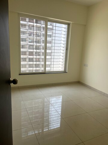 Room in 2 BHK Apartment at Kolte Patil Life Republic R 10, Hinjewadi – for Rent
