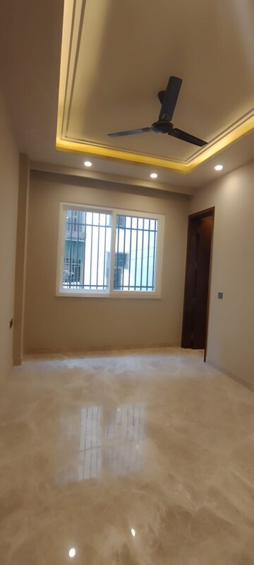Room in 3 BHK Builder Floor at East Of Kailash – for Sale