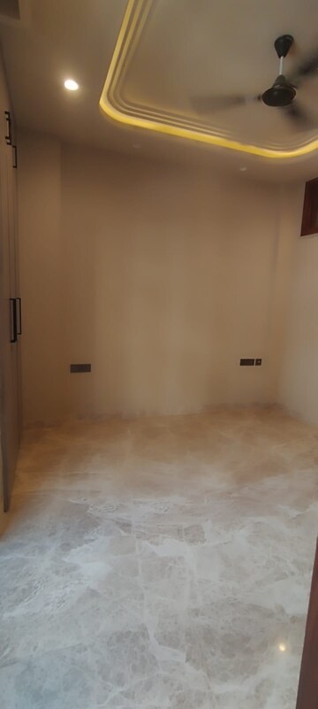 Room in 3 BHK Builder Floor at East Of Kailash – for Sale