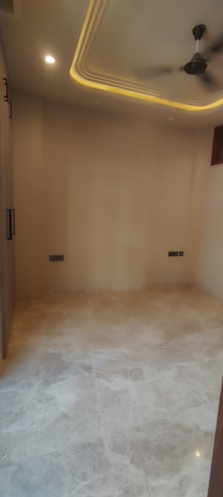 Room, east of kailash 3 Bedroom 1125 Sq.Ft. Builder Floor In East Of Kailash Delhi 9186129