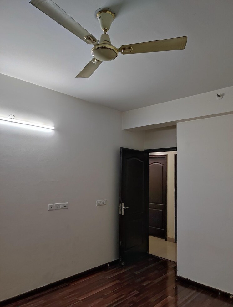 Room, mahagun-mywoods 2 Bedroom 935 Sq.Ft. Apartment In Sector 16c Greater Noida Greater Noida 9186132