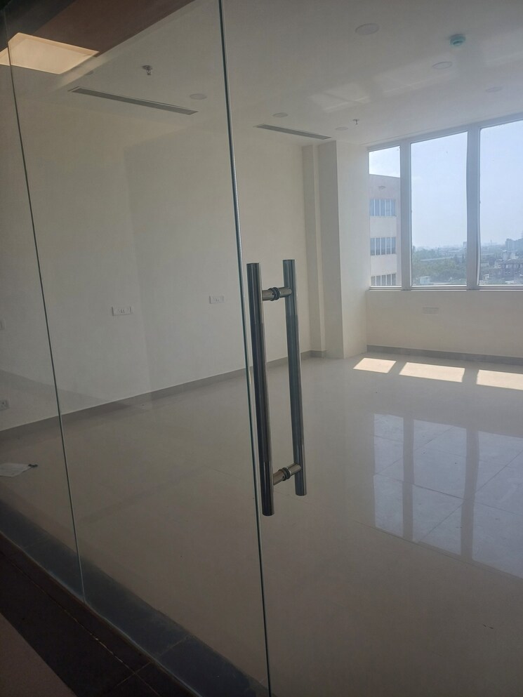 Kitchen, sector 27c Commercial Office Space 625 Sq.Ft. In Sector 27c Faridabad 9186127