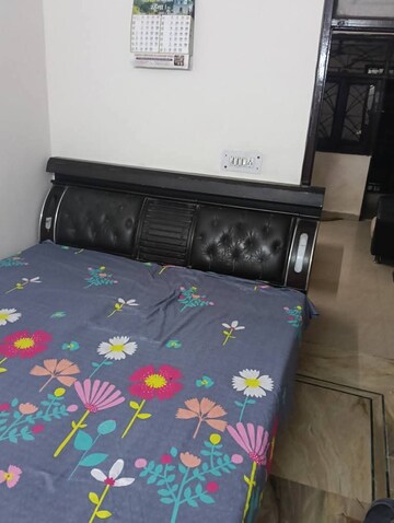 Bedroom in 2 BHK Builder Floor at RWA Azadpur Colony, Model Town – for Rent