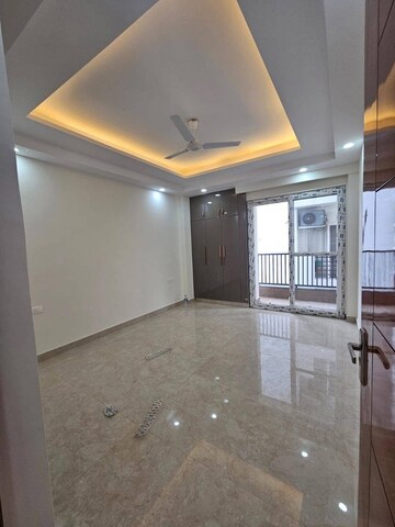 Room in 3 BHK Builder Floor at RWA Parmanand, Mukherjee Nagar – for Sale