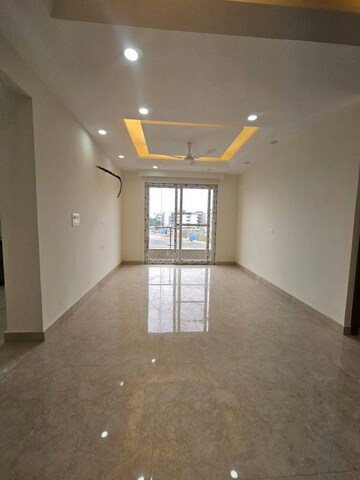 Room in 3 BHK Builder Floor at RWA Parmanand, Mukherjee Nagar – for Sale