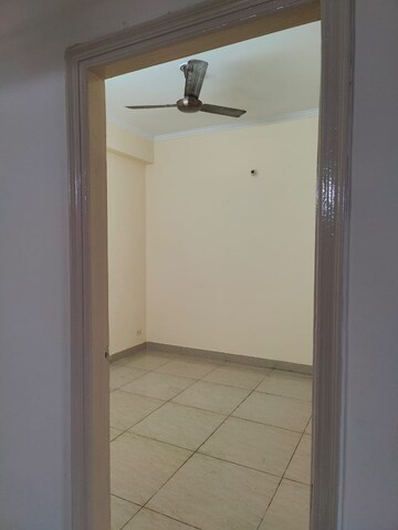2 BHK Apartment For Rent in Mahagun Mywoods, Sector 16c Greater Noida