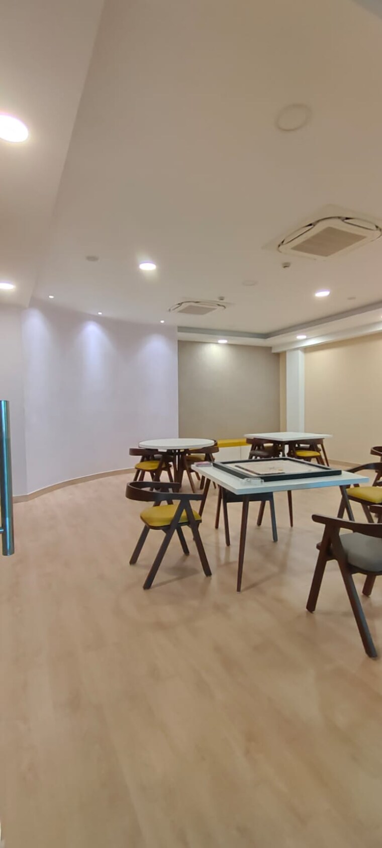 Room, wave-executive-floors 3 Bedroom 1129 Sq.Ft. Apartment In Wave City Ghaziabad 9186254