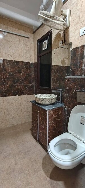 Bathroom in 2.5 BHK Builder Floor at Mukherjee Nagar – for Sale