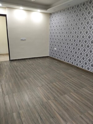 Room in 2.5 BHK Builder Floor at Mukherjee Nagar – for Sale