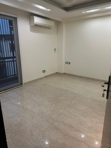 Room in 3 BHK Builder Floor at Nizamuddin East – for Sale