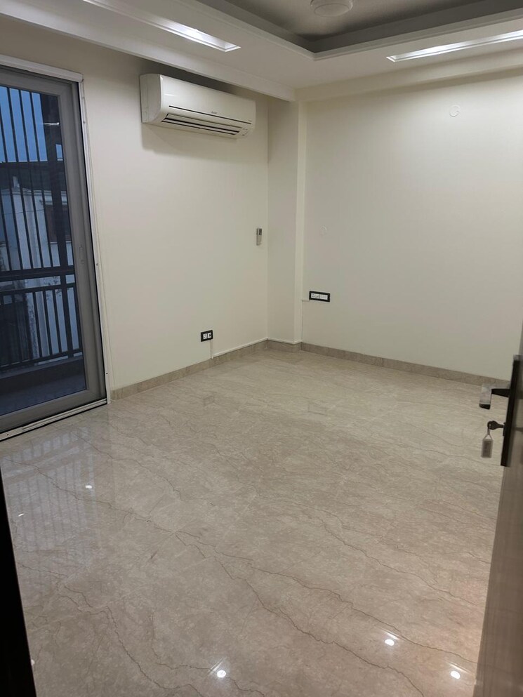 Room, nizamuddin east 3 Bedroom 1800 Sq.Ft. Builder Floor In Nizamuddin East Delhi 9186265