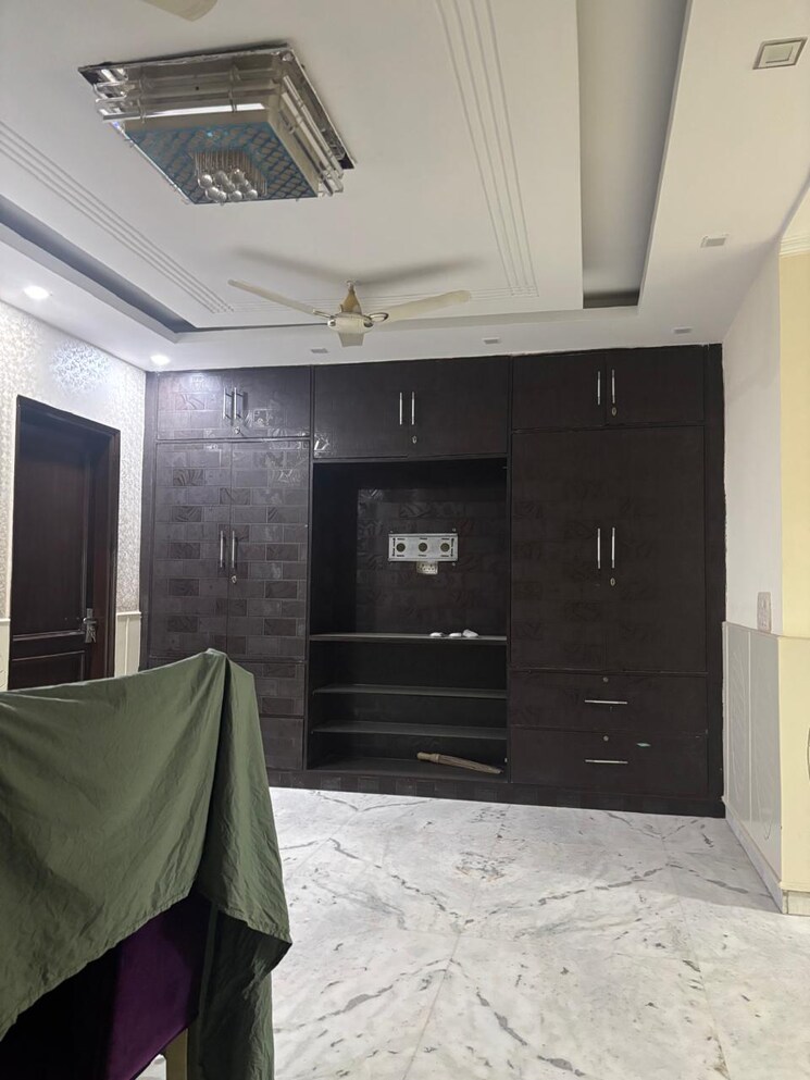 Bedroom, greater kailash ii 3 Bedroom 2400 Sq.Ft. Builder Floor In Greater Kailash ii Delhi 9186289