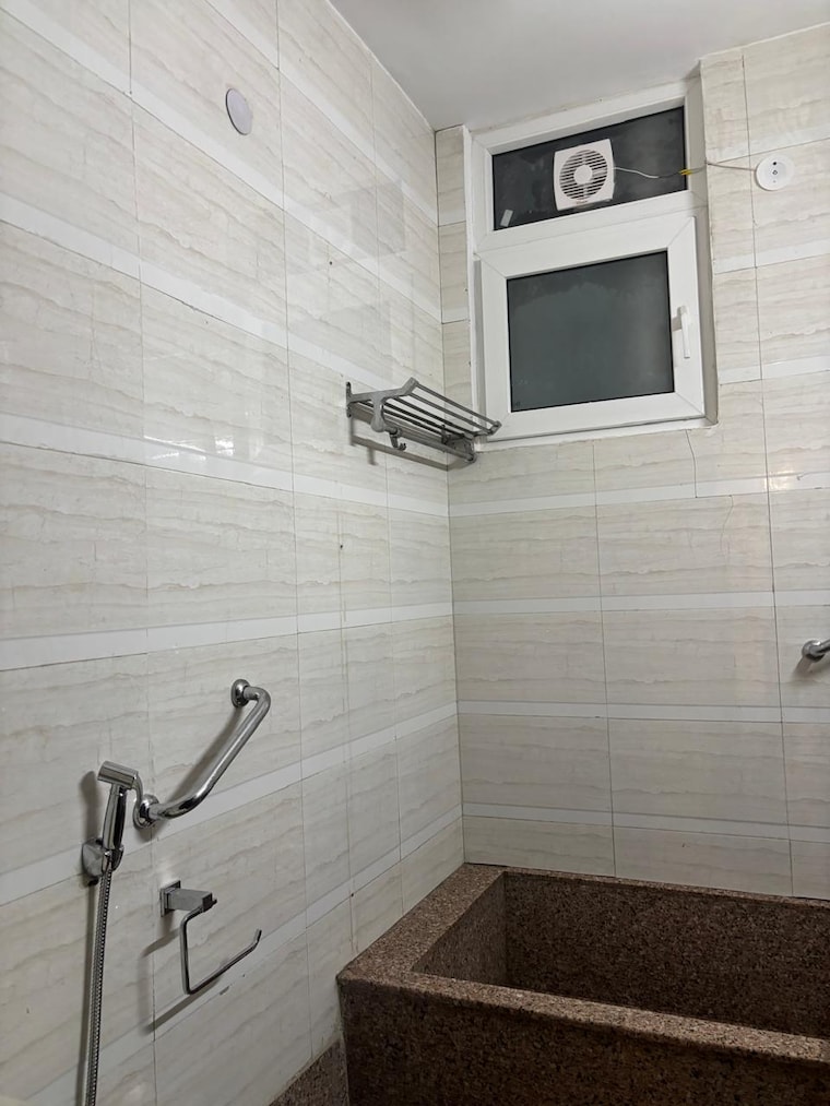 Bathroom, greater kailash ii 3 Bedroom 2400 Sq.Ft. Builder Floor In Greater Kailash ii Delhi 9186289