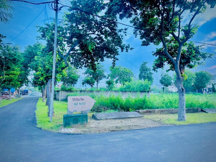 Garden, zestha-bhagirath-vihar-residency  200 Sq.Yd. Plot In Sector 27 Yamuna Expressway Greater Noida 9186306