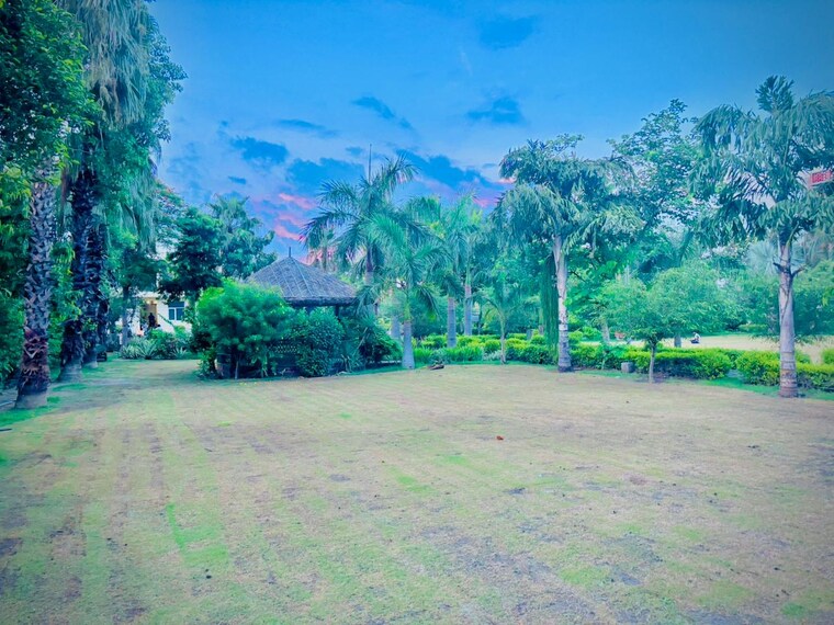 Garden, zestha-bhagirath-vihar-residency  200 Sq.Yd. Plot In Sector 27 Yamuna Expressway Greater Noida 9186306