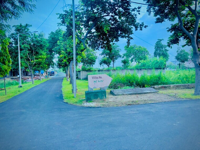 Garden, zestha-bhagirath-vihar-residency  200 Sq.Yd. Plot In Sector 27 Yamuna Expressway Greater Noida 9186306