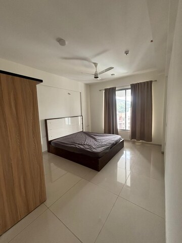 Room in 3.5 BHK Apartment at Baner – for Rent