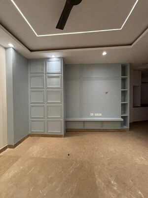 Room in 3 BHK Builder Floor at Hauz Khas – for Sale