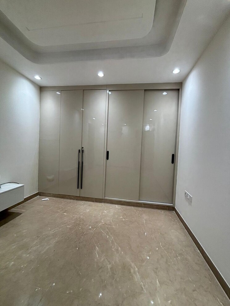 Bedroom, hauz khas 3 Bedroom 200 Sq.Yd. Builder Floor In Hauz Khas Delhi 9186339