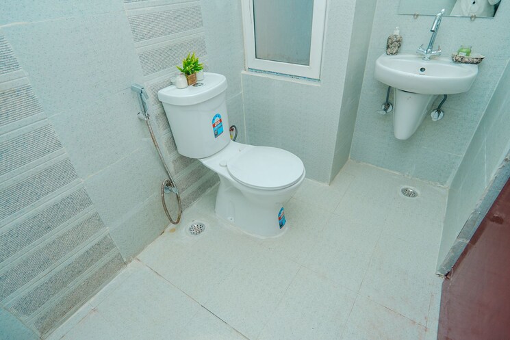 Bathroom, gaur-sportswood 3 Bedroom 1850 Sq.Ft. Apartment In Sector 79 Noida 9186344