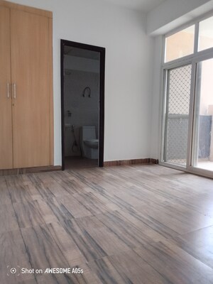 Room in 3 BHK Apartment at Hawelia Valencia Homes, Sector 1 Greater Noida – for Sale