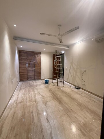 Room in 3 BHK Builder Floor at Greater Kailash ii – for Rent