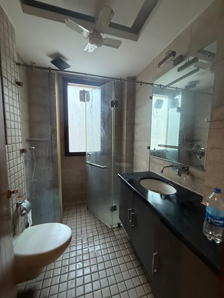 Bathroom, greater kailash ii 3 Bedroom 2000 Sq.Ft. Builder Floor In Greater Kailash ii Delhi 9186377