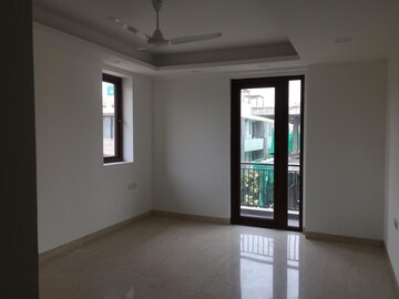 Room in 4 BHK Builder Floor at Maharani Bagh – for Rent