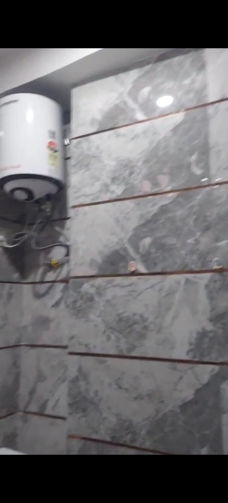 Bathroom, dwarka mor 1 Bedroom 45 Sq.Yd. Builder Floor In Dwarka Mor Delhi 9186487