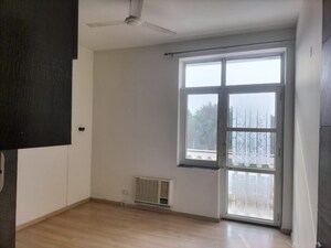 Room in 3 BHK Apartment at Omaxe The Resort, South Mullanpur – for Sale