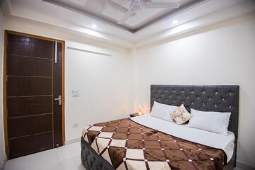 Bedroom in 3 BHK Builder Floor at Chattarpur – for Rent