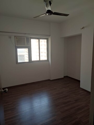 Room in 2 BHK Apartment at Lodha Splendora, Ghodbunder Road – for Rent