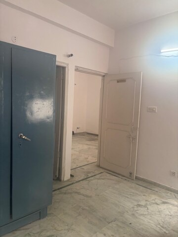 Room in 3 BHK Builder Floor at Palam Vihar – for Rent