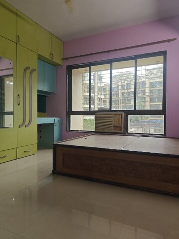 Room in 3 BHK Apartment at Meridian Apartment, Nerul Sector 6 – for Rent