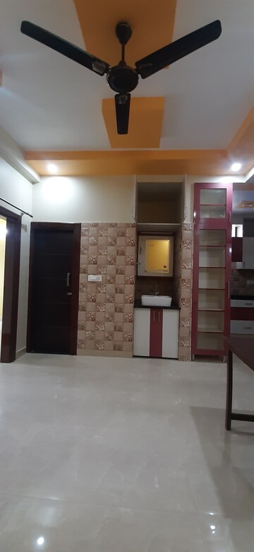 Kitchen in 2 BHK Builder Floor at Landcraft Golf Links, Pandav Nagar – for Rent