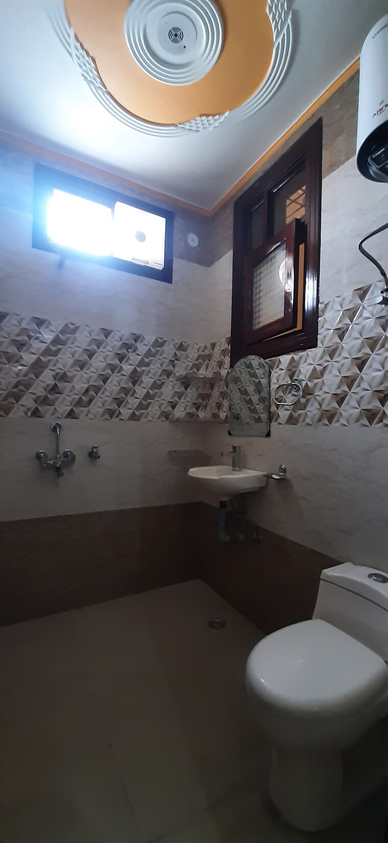 undefined, landcraft-golf-links 2 Bedroom 120 Sq.Ft. Builder Floor In Pandav Nagar Ghaziabad 9186498