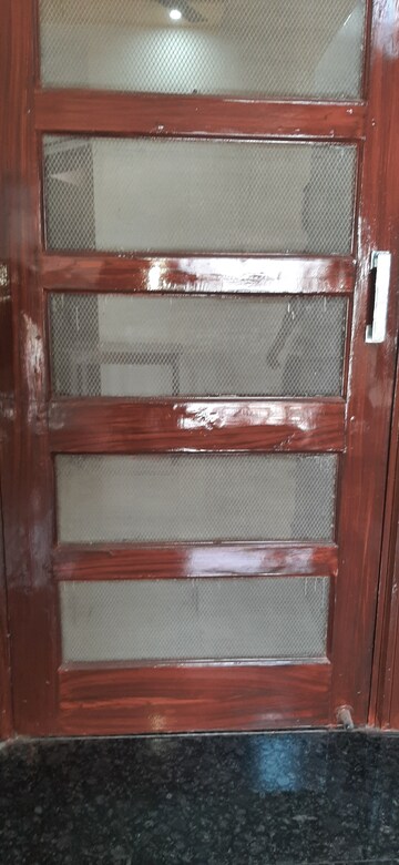 Bedroom in 2 BHK Builder Floor at Landcraft Golf Links, Pandav Nagar – for Rent