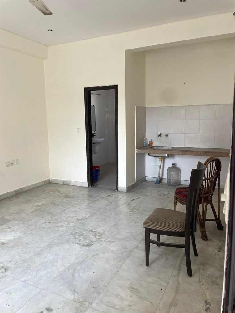 Room, rwa-apartments-sector-51 4 Bedroom 4500 Sq.Ft. Independent House In Sector 51 Noida 9186543