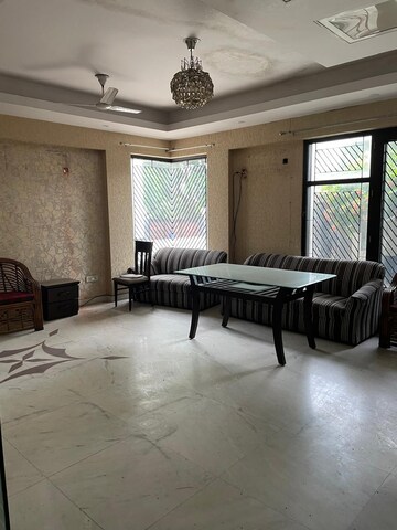 Living Room in 4 BHK Independent House at RWA Apartments Sector 51, Sector 51 – for Rent