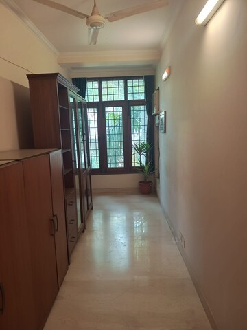 Room in 3 BHK Apartment at Vasant Vihar – for Sale