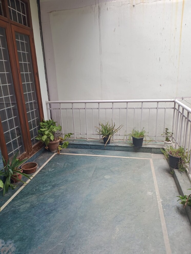 Balcony, vasant vihar 3 Bedroom 2500 Sq.Ft. Apartment In Vasant Vihar Delhi 9186558