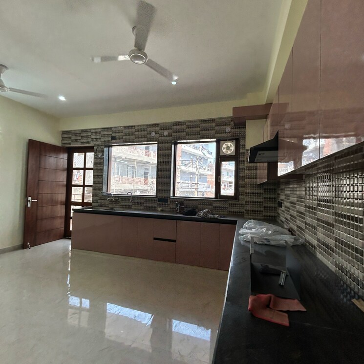 Kitchen, ansal-plaza-sector-23 3 Bedroom 4200 Sq.Ft. Builder Floor In Carterpuri Village Gurgaon 9186580